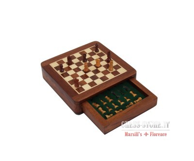 Wooden magnetic chess set